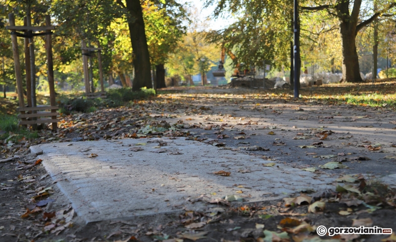 5/15 Tak wygląda park Róż na miesiąc przed końcem prac
