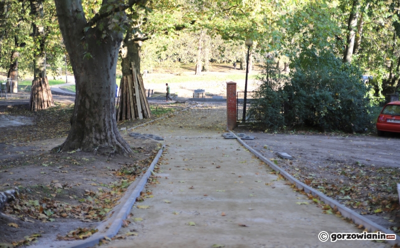 11/15 Tak wygląda park Róż na miesiąc przed końcem prac