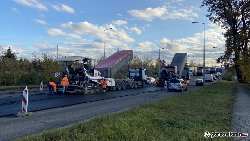 5/8 Rozpoczęło się wylewanie asfaltu na Trasie Nadwarciańskiej