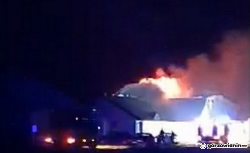 6/7 Spalił się dom i dwa auta na Osiedlu Poznańskim