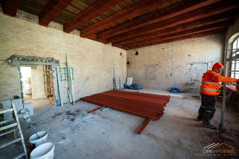 7/8 Przebudowa zabytkowego budynku przy ul. Warszawskiej