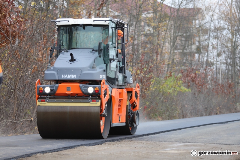 5/10 Właściciel Dino remontuje fragment ul. Ryskiej