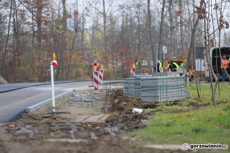 6/10 Właściciel Dino remontuje fragment ul. Ryskiej