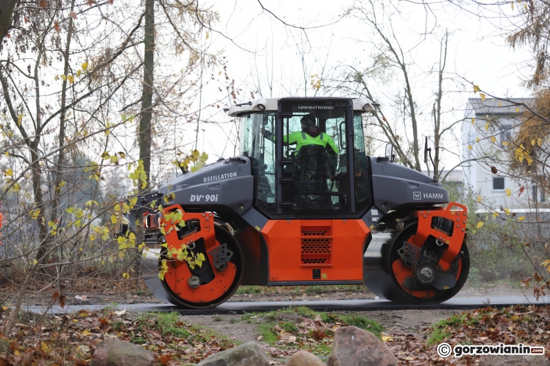 9/10 Właściciel Dino remontuje fragment ul. Ryskiej