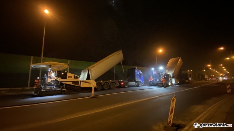 5/12 Wieczorne prace przy wylewaniu asfaltu na Kasprzaka