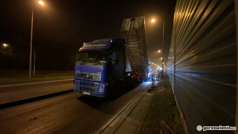 9/12 Wieczorne prace przy wylewaniu asfaltu na Kasprzaka