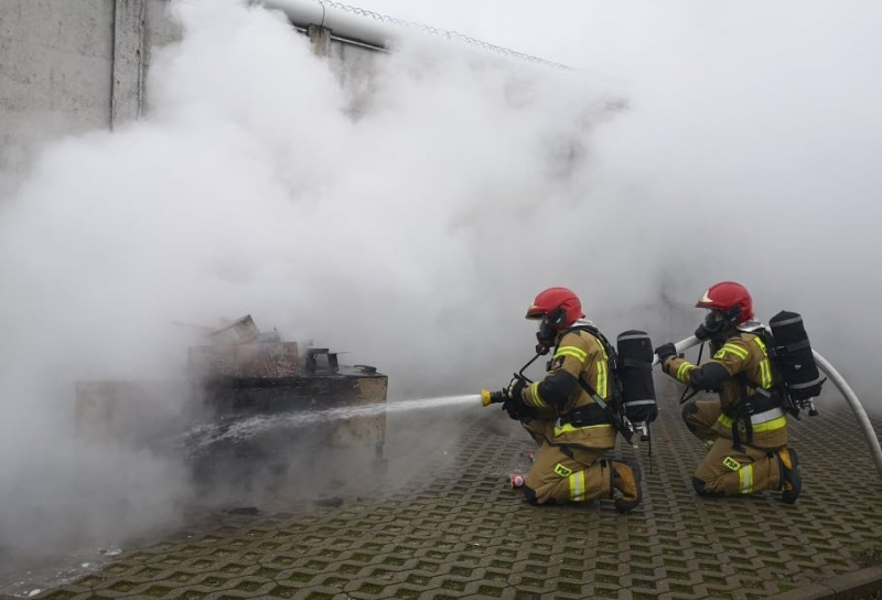4/6 Ćwiczenia służb przed zakładem karnym