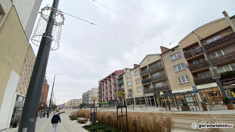 7/9 Montaż świątecznych iluminacji w centrum Gorzowa