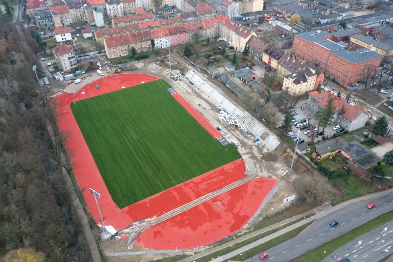 5/12 Stadion lekkoatletyczny w budowie