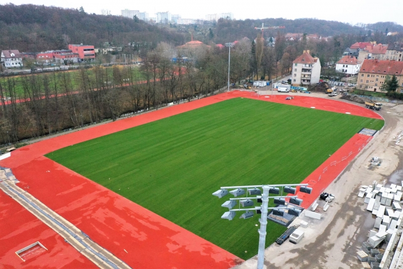 8/12 Stadion lekkoatletyczny w budowie