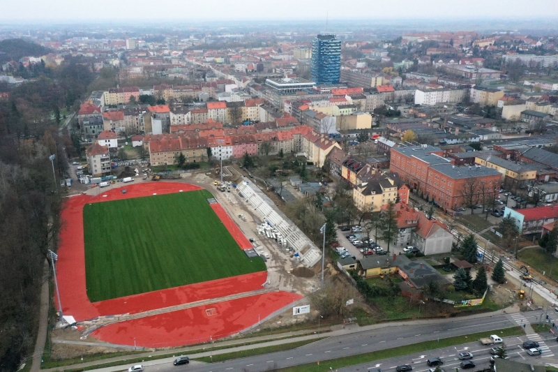 12/12 Stadion lekkoatletyczny w budowie