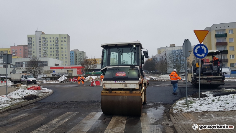 7/8 Prace bitumiczne przy ul. Kombatantów