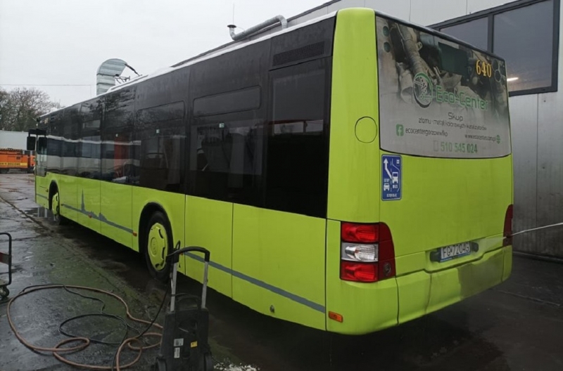5/10 Czyszczenie brudnych autobusów MZK