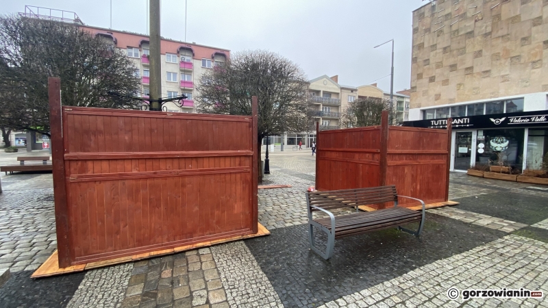 4/6 Przygotowania do Jarmarku Bożonarodzeniowego na Starym Rynku