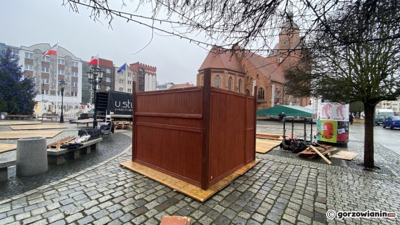 5/6 Przygotowania do Jarmarku Bożonarodzeniowego na Starym Rynku