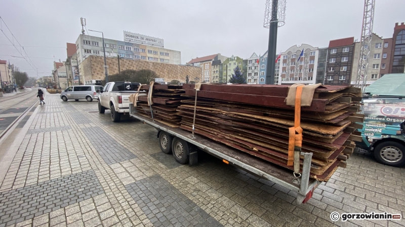 6/6 Przygotowania do Jarmarku Bożonarodzeniowego na Starym Rynku