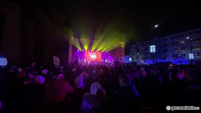 5/14 Tłum mieszkańców na jarmarku i koncercie Sound'n'Grace