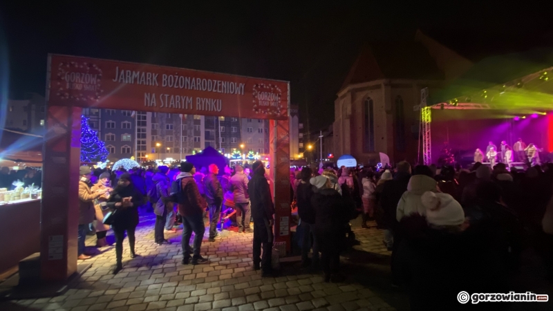 6/14 Tłum mieszkańców na jarmarku i koncercie Sound'n'Grace