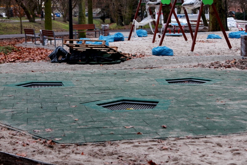 6/14 Prace w parku Róż 17.12.2021