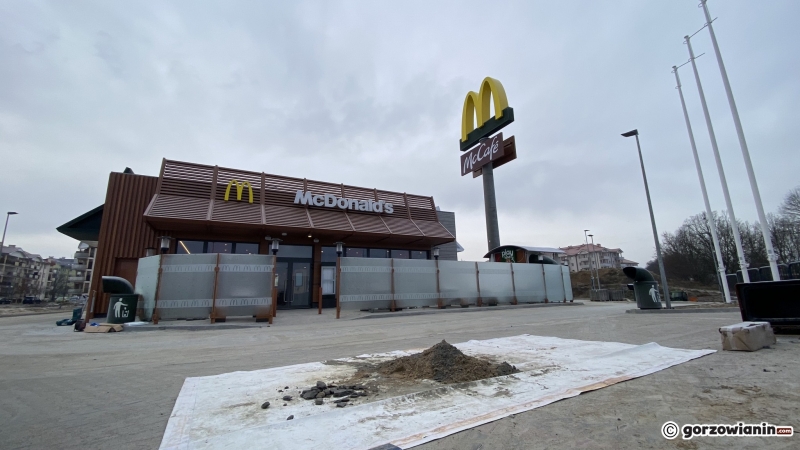 3/7 Nowy McDonald czeka na otwarcie