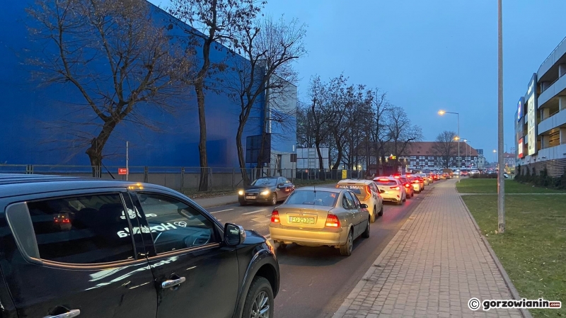 3/4 Korki przy wyjeździe z Nova Park