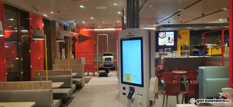 4/7 Nowy McDonald's czeka na otwarcie