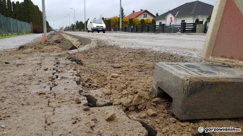 6/22 Dziurawa ul. Żwirowa. Końca prac nie widać