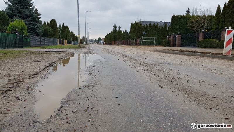 19/22 Dziurawa ul. Żwirowa. Końca prac nie widać