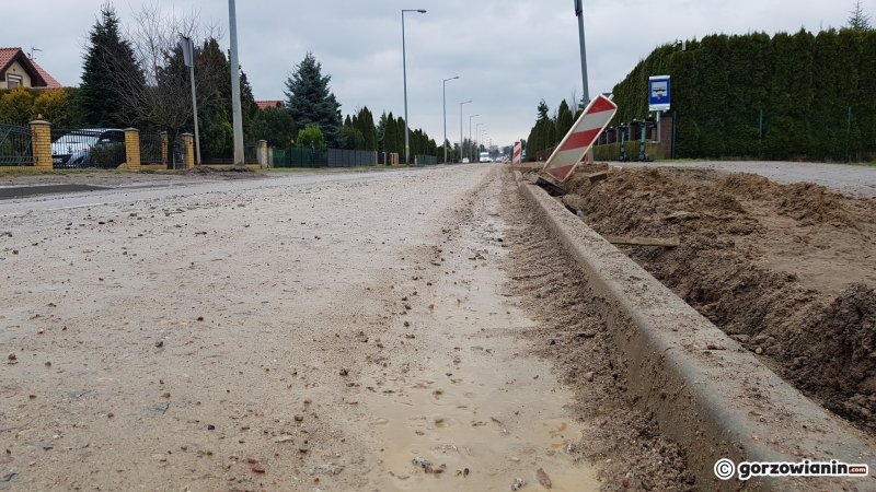 22/22 Dziurawa ul. Żwirowa. Końca prac nie widać