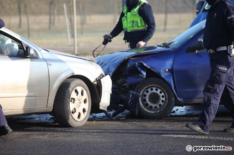 7/8 Zderzenie opla i seata na Kasprzaka