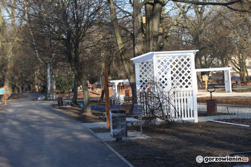 10/11 Prace w parku Róż na finiszu