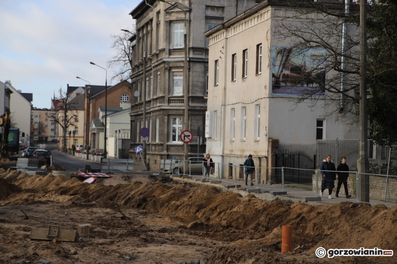 15/16 Postęp prac przy budowie nowego odcinka ul. Spichrzowej