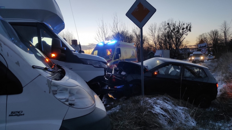 2/4 Zderzenie czterech samochodów w Wawrowie