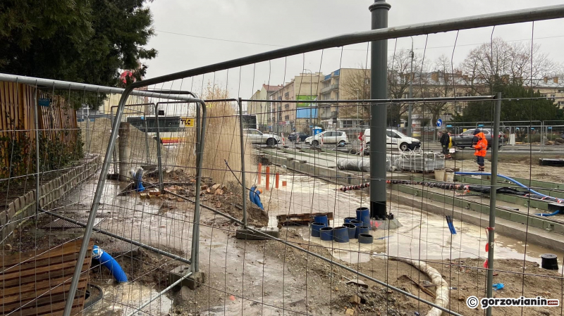 4/4 Pęknięta rura na Chrobrego