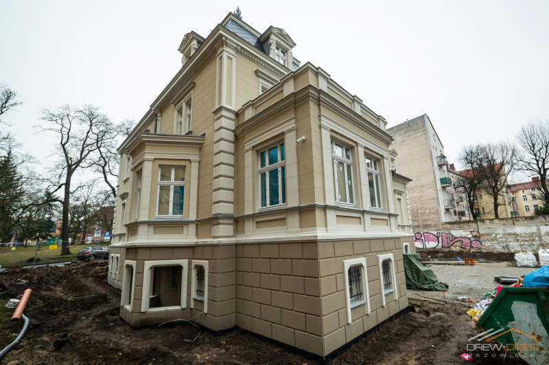 14/24 Remont willi Jaehnego na ostatniej prostej