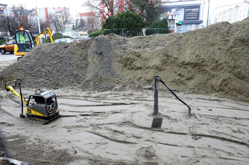 8/17 Postęp prac na Chrobrego - luty 2022