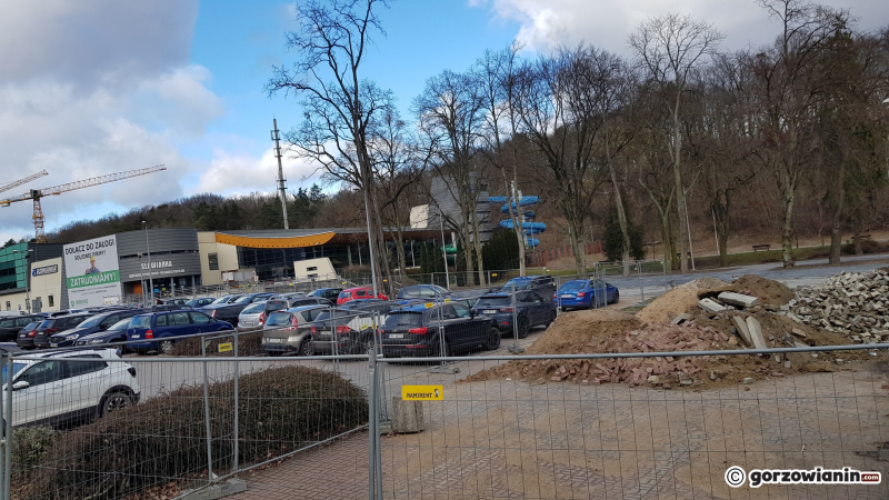 6/7 Nowy parking i zmiany przy Słowiance