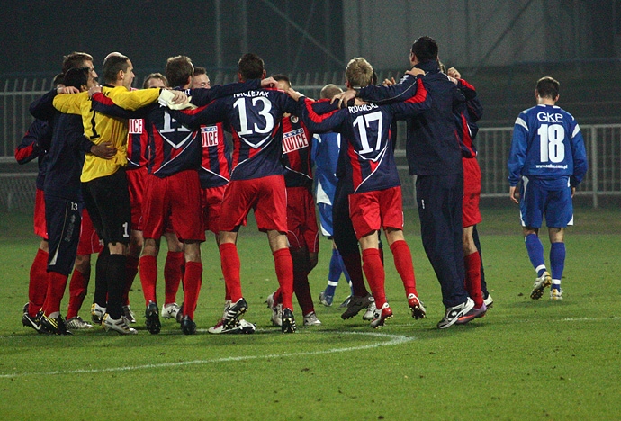 7/8 Piast Gliwice - GKP Stilon Gorzów 5:0 (2:0) 