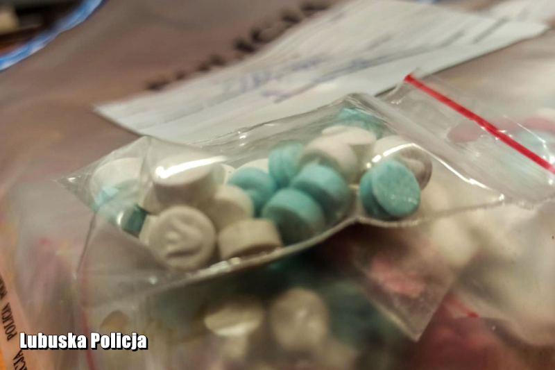 6/15 Policjanci rozbili zorganizowaną grupę przestępczą handlującą narkotykami