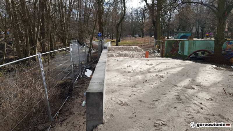 8/10 Prace przy ścieżce nad Kłodawką koło stadionu LA