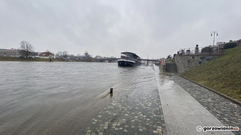 3/5 Dolny taras nadwarciańskich bulwarów został zamknięty