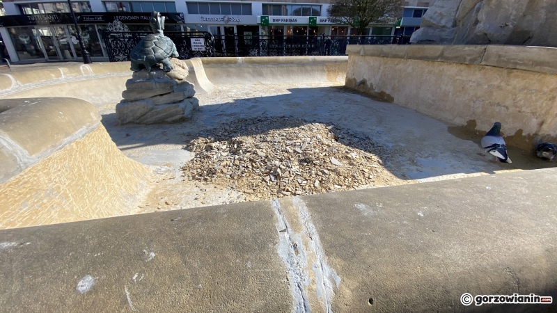 3/8 Remont fontanny Pauckscha na Starym Rynku