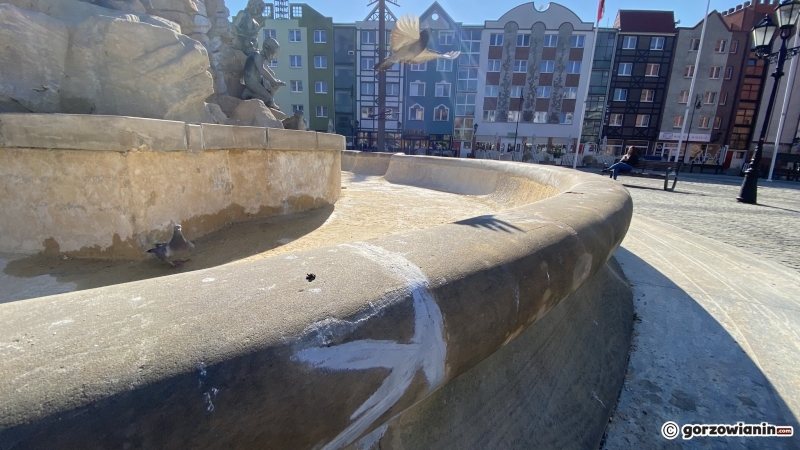 4/8 Remont fontanny Pauckscha na Starym Rynku