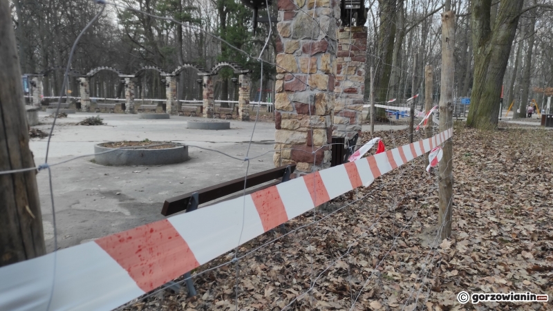 6/8 Rozpoczęły się prace przy remoncie fontanny w parku Kopernika