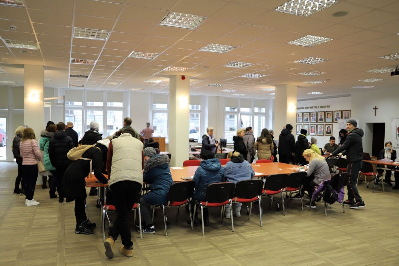 3/10 Punkt wsparcia uchodźców z Ukrainy w sali sesyjnej Urzędu Miasta Gorzowa