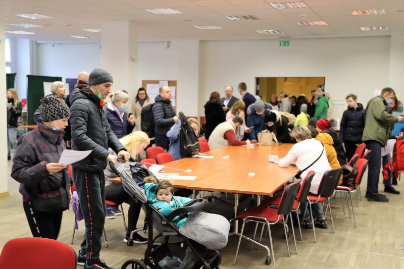 6/10 Punkt wsparcia uchodźców z Ukrainy w sali sesyjnej Urzędu Miasta Gorzowa