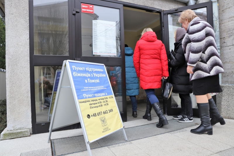 10/10 Punkt wsparcia uchodźców z Ukrainy w sali sesyjnej Urzędu Miasta Gorzowa