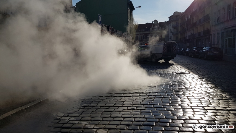 5/8 Awaria sieci ciepłowniczej przy ul. Pocztowej