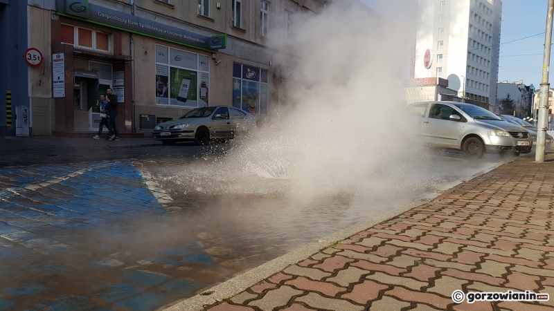 7/8 Awaria sieci ciepłowniczej przy ul. Pocztowej