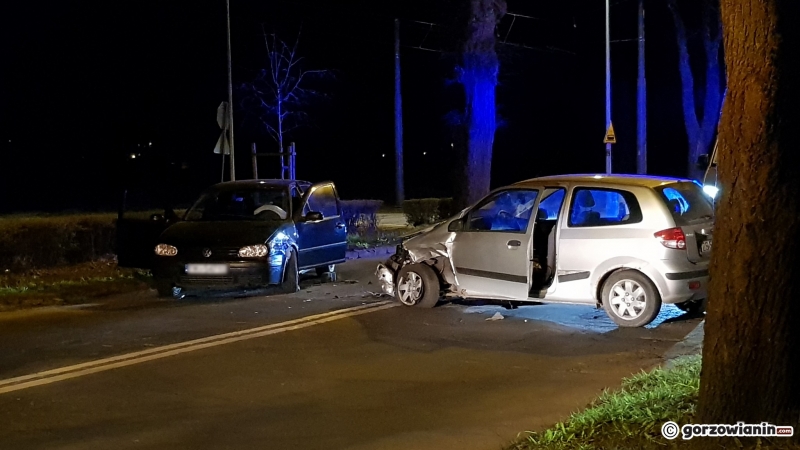 4/5 Czołówka hyundaia i volkswagena na Walczaka